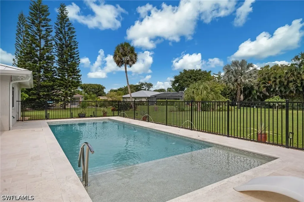 363 Juli Fe Drive Naples FL 34110