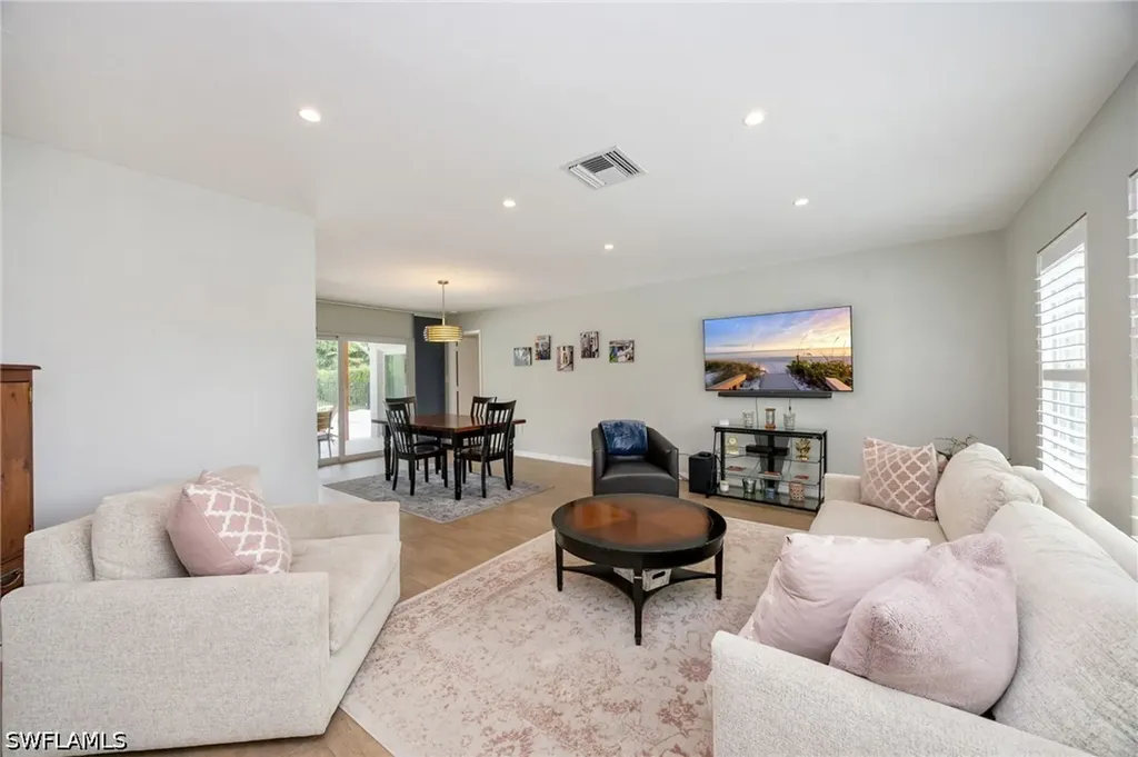 363 Juli Fe Drive Naples FL 34110