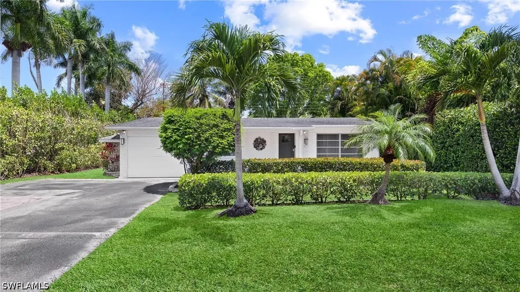 Naples FL, 1051 Cypress Woods Drive