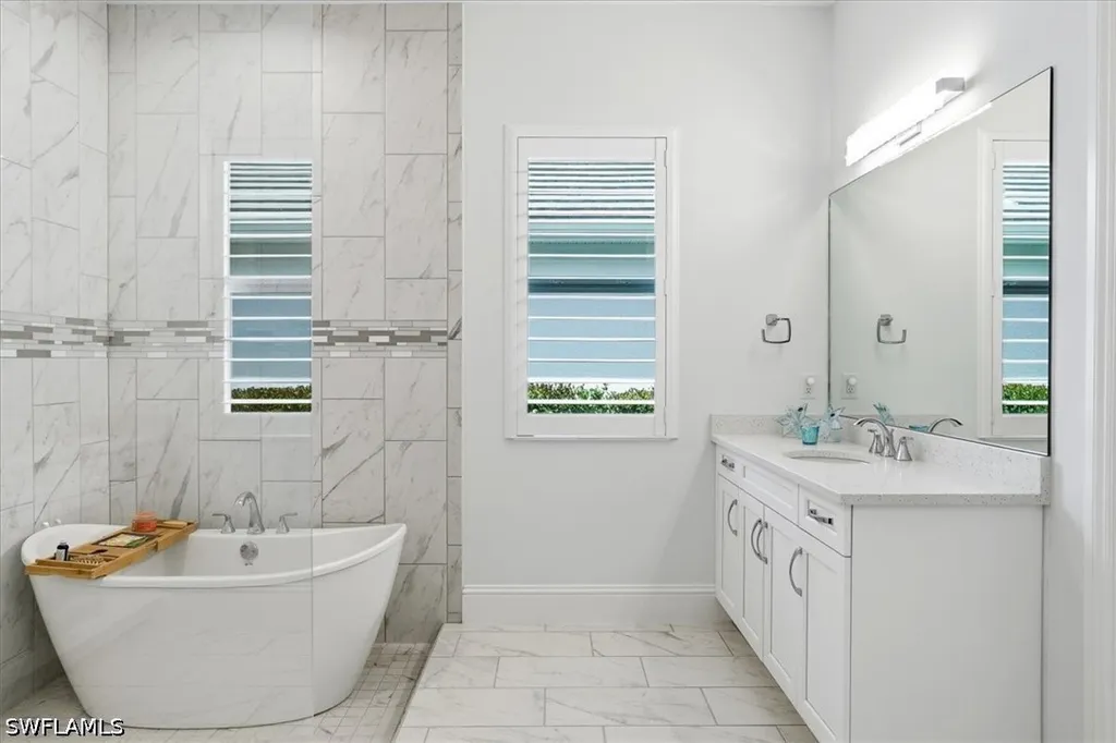 14386 Laguna Springs Lane Naples FL 34114