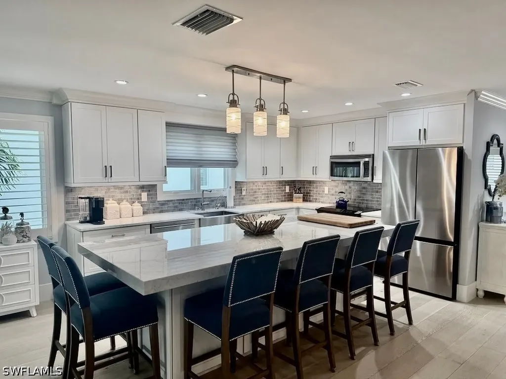 225 5th Avenue S Naples FL 34102