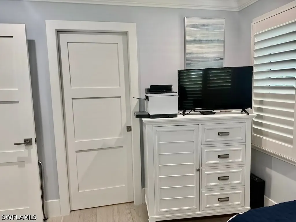 225 5th Avenue S Naples FL 34102