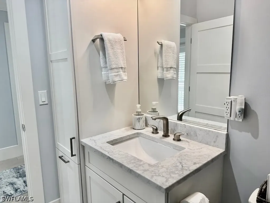 225 5th Avenue S Naples FL 34102