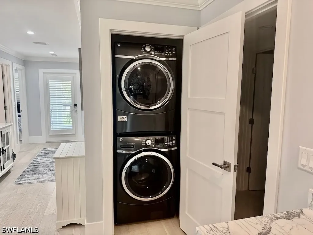 225 5th Avenue S Naples FL 34102