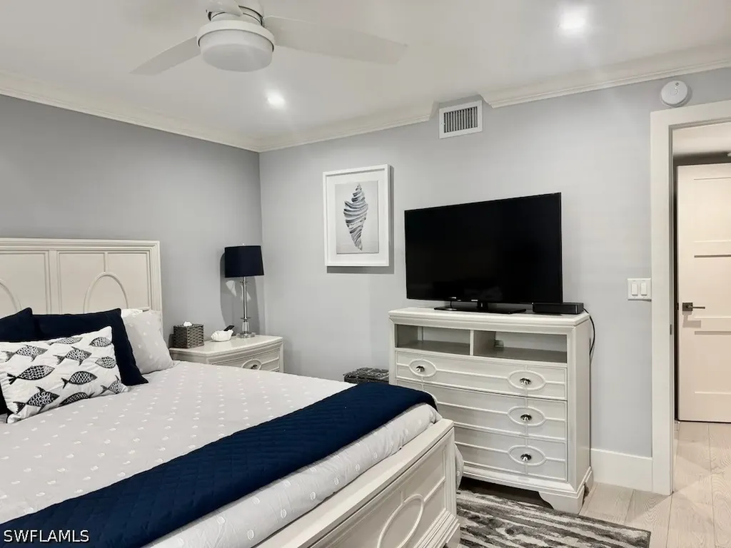 225 5th Avenue S Naples FL 34102