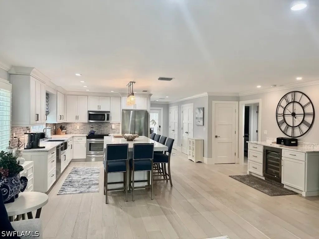 225 5th Avenue S Naples FL 34102