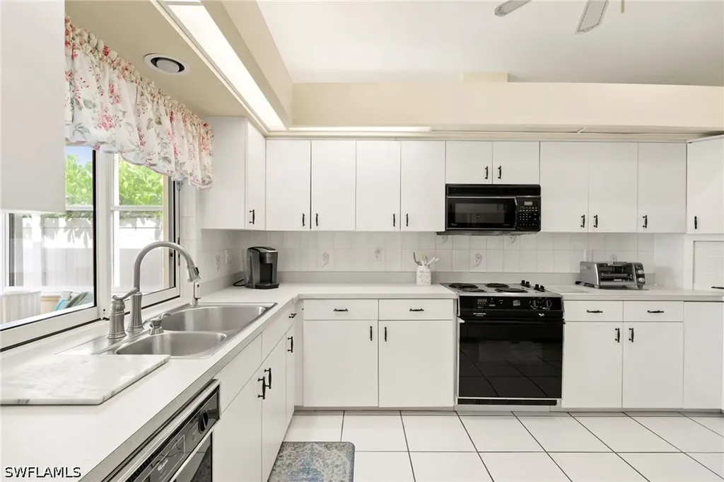 526 100th Avenue N Naples FL 34108