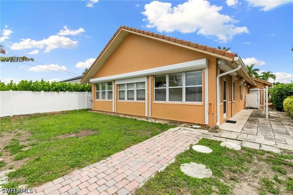 526 100th Avenue N Naples FL 34108