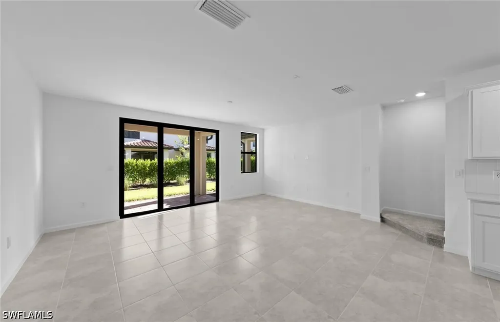 1552 Lake Jessup Circle Cape Coral FL 33909