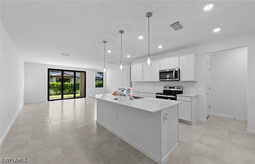1552 Lake Jessup Circle Cape Coral FL 33909