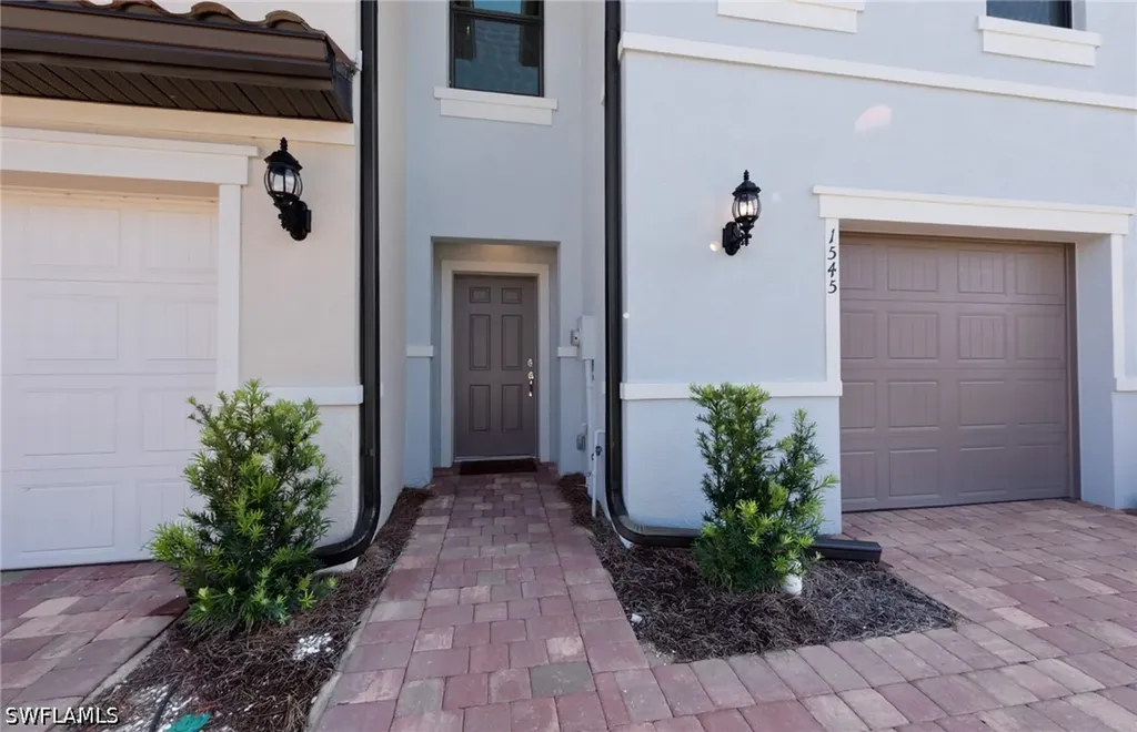 1552 Lake Jessup Circle Cape Coral FL 33909