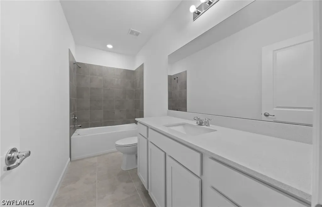 1552 Lake Jessup Circle Cape Coral FL 33909