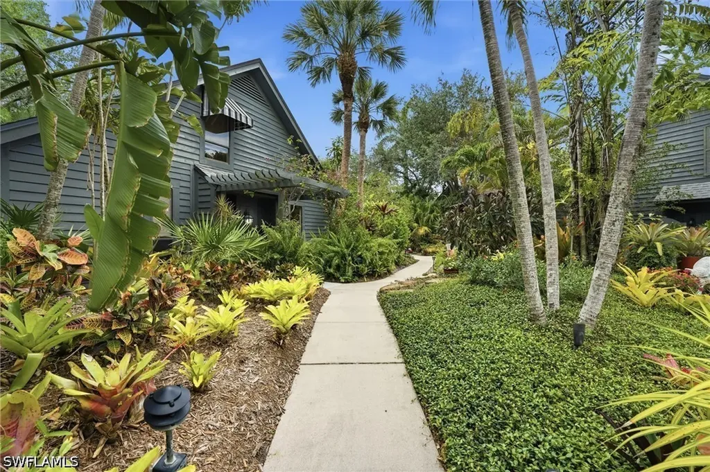 1245 Solana Road Naples FL 34103