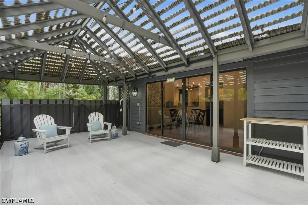 1245 Solana Road Naples FL 34103