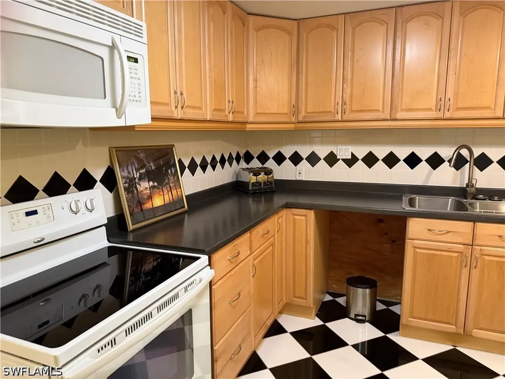 10105 Pennsylvania Avenue Bonita Springs FL 34135