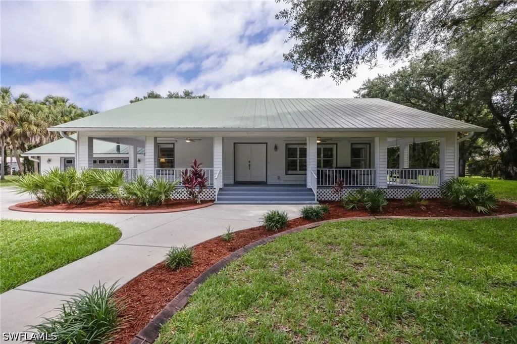 Naples FL, 4315 13TH Avenue SW