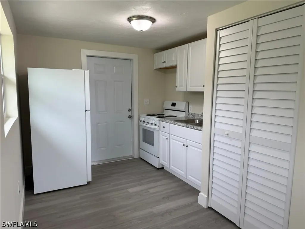 Naples FL, 5314 Gilchrist Street