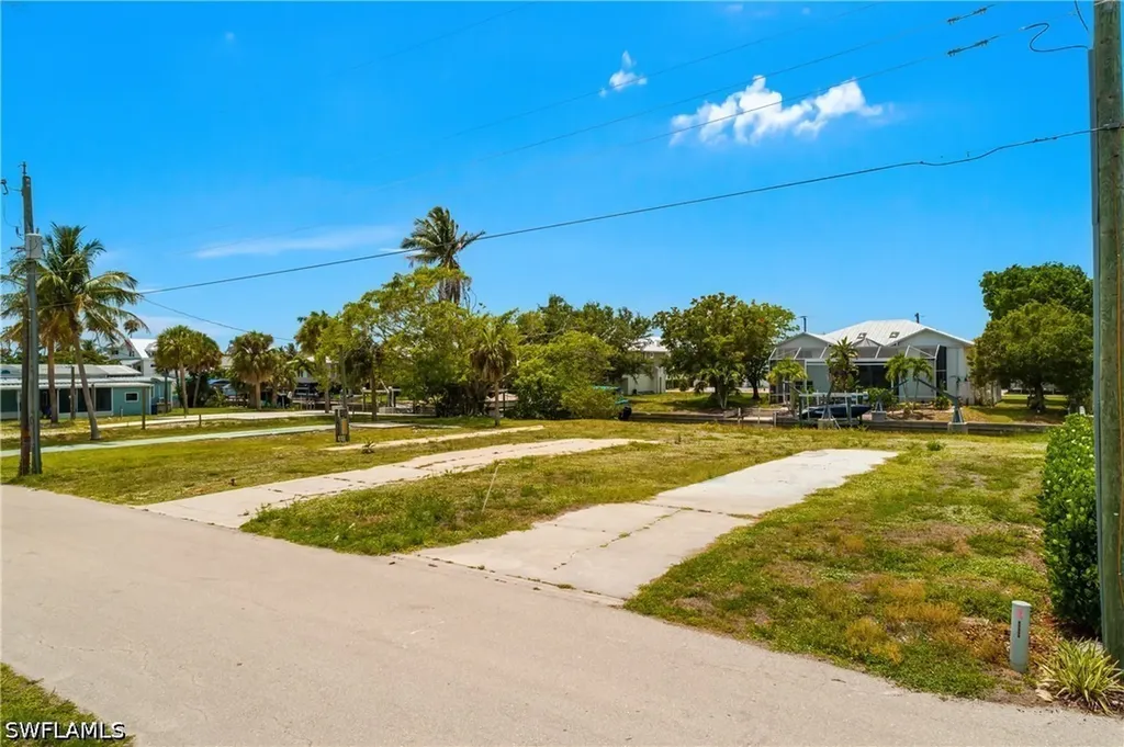 24533 Dolphin Street Bonita Springs FL 34134
