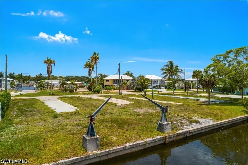 24533 Dolphin Street Bonita Springs FL 34134