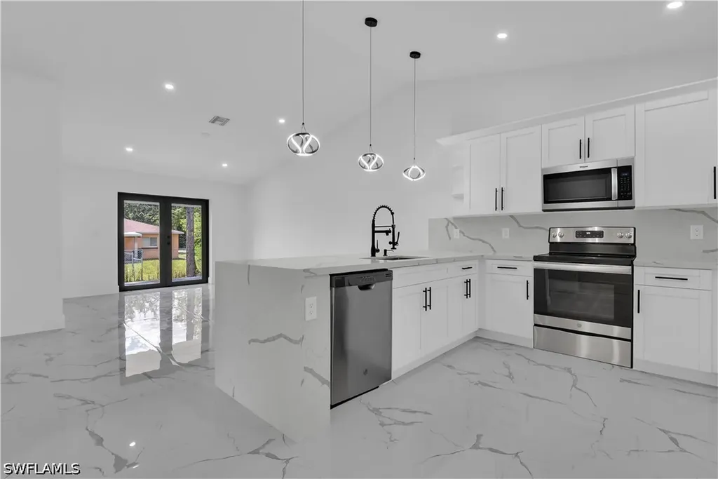 535-537 Ladd Street Lehigh Acres FL 33974