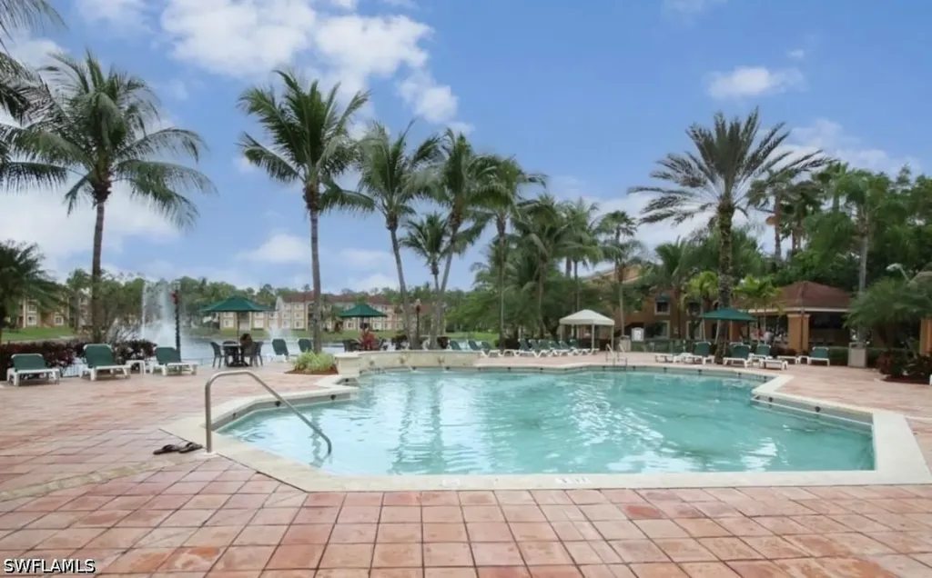 1260 Wildwood Lakes Boulevard Naples FL 34104