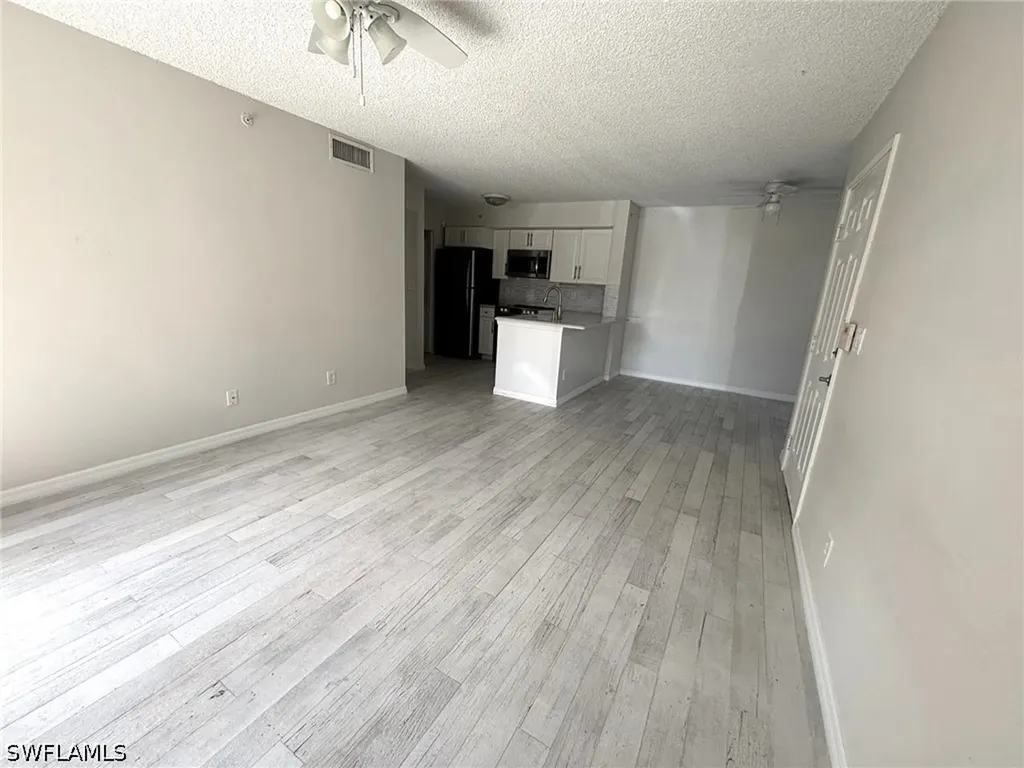 1260 Wildwood Lakes Boulevard Naples FL 34104