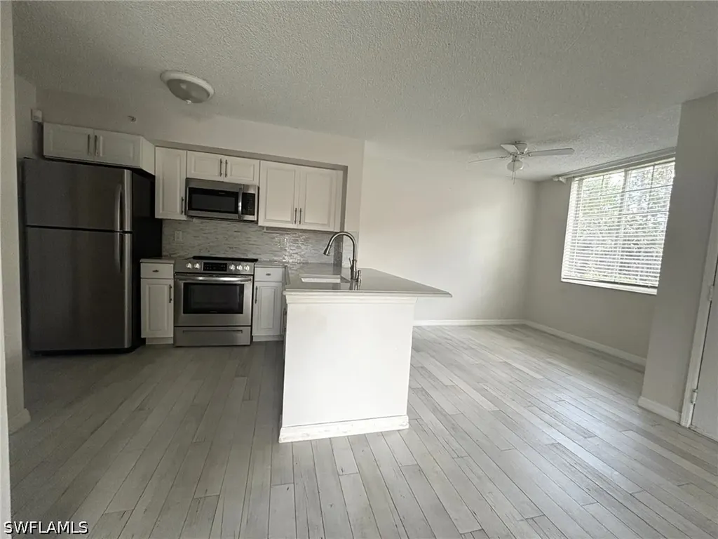 1260 Wildwood Lakes Boulevard Naples FL 34104