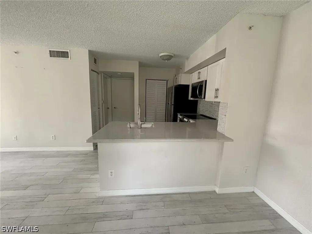 1260 Wildwood Lakes Boulevard Naples FL 34104