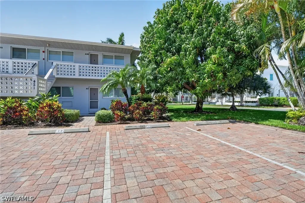 421 12th Avenue S Naples FL 34102