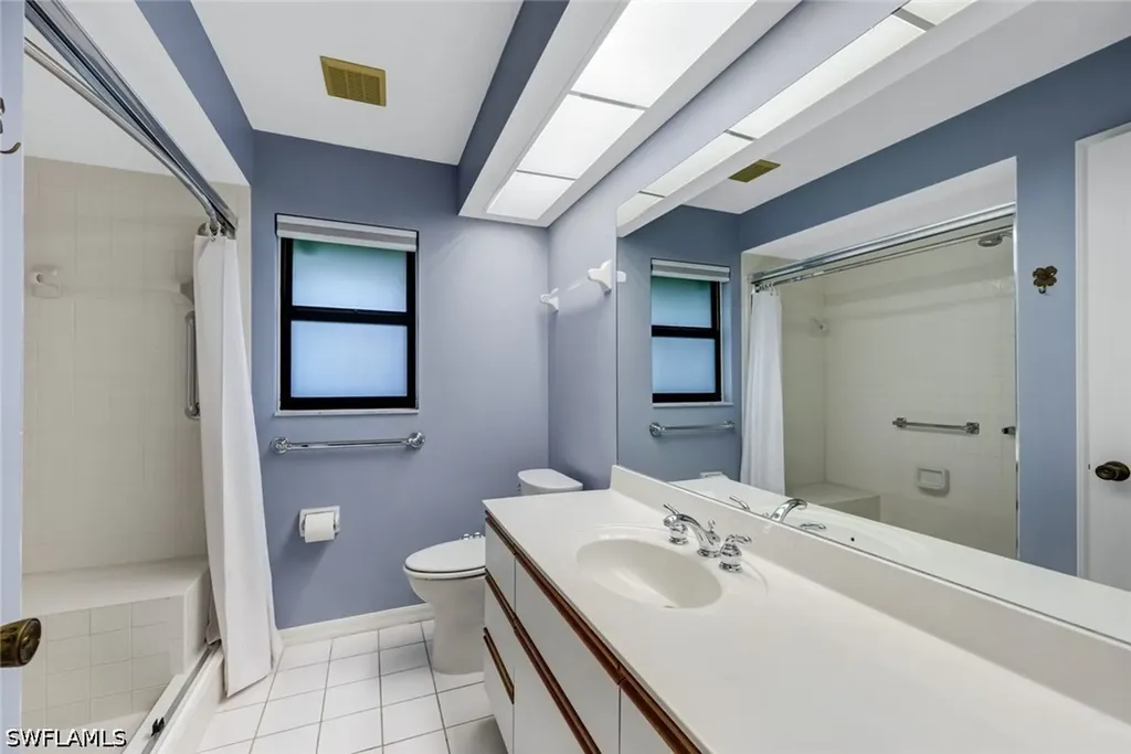509 Cypress Way E Naples FL 34110