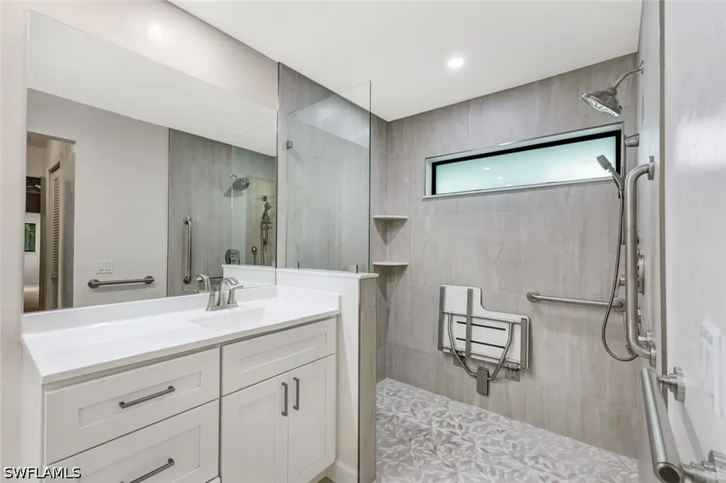 509 Cypress Way E Naples FL 34110