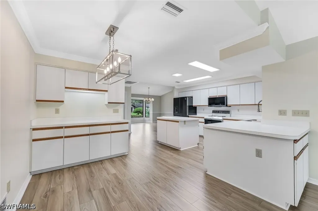509 Cypress Way E Naples FL 34110