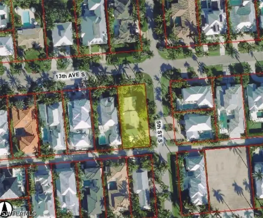 496 13th Avenue S Naples FL 34102