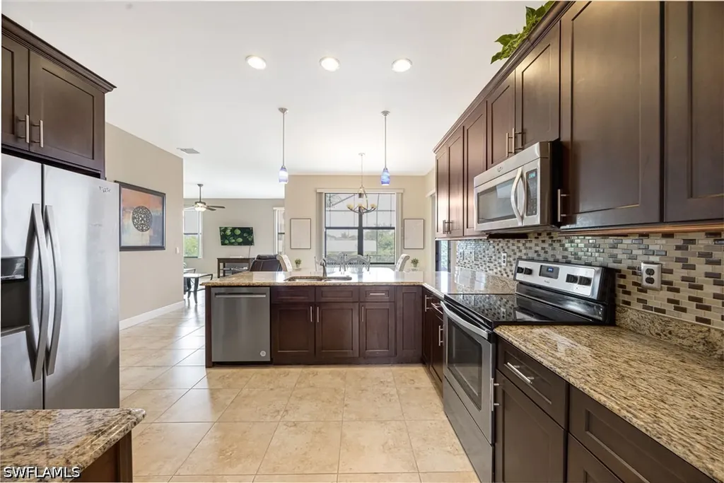 2509 Surfside Boulevard Cape Coral FL 33914