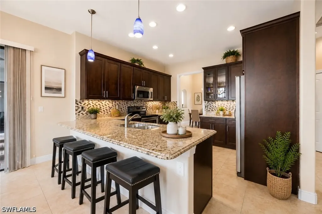 2509 Surfside Boulevard Cape Coral FL 33914