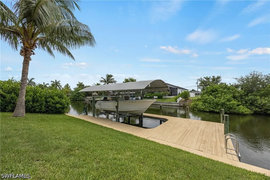 2509 Surfside Boulevard Cape Coral FL 33914
