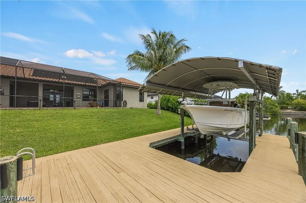 2509 Surfside Boulevard Cape Coral FL 33914