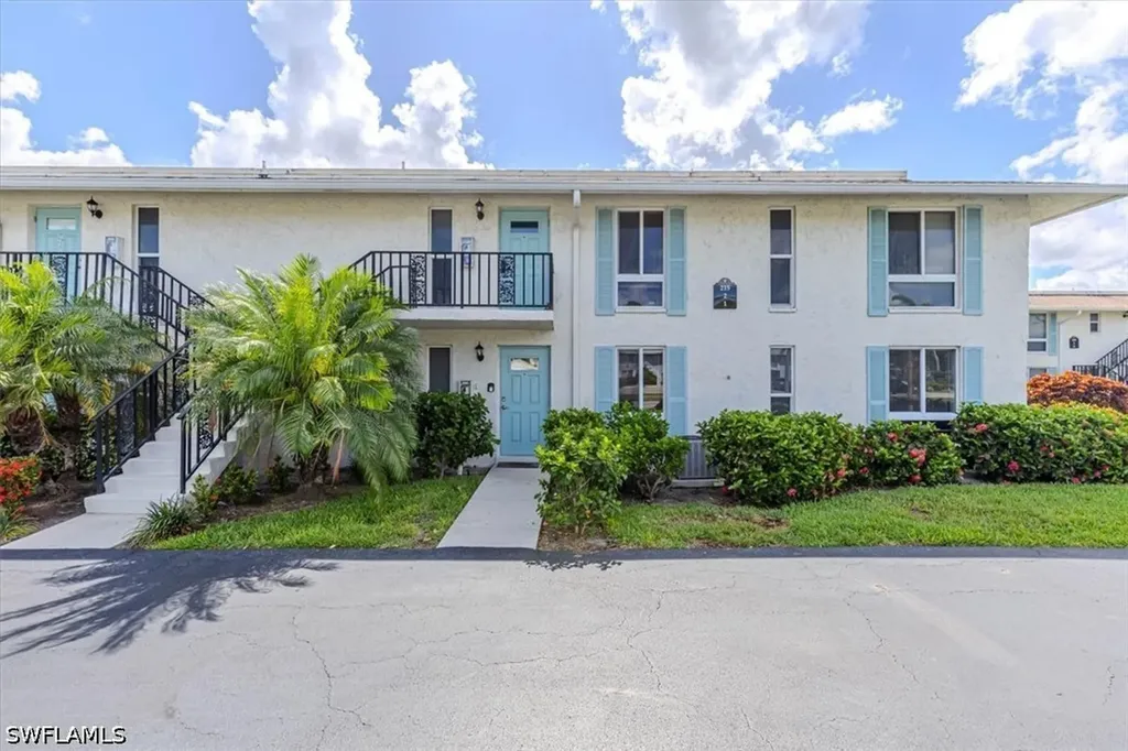215 Palm Drive Naples FL 34112