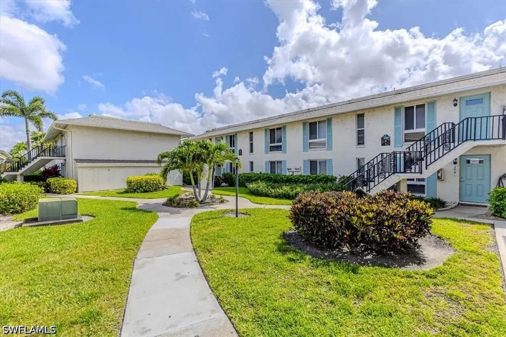 215 Palm Drive Naples FL 34112