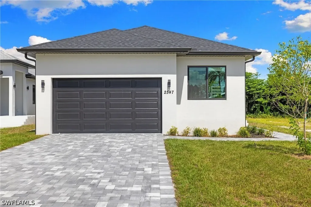 2547 Storter Avenue Naples FL 34112