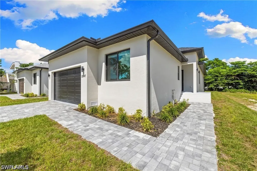2547 Storter Avenue Naples FL 34112