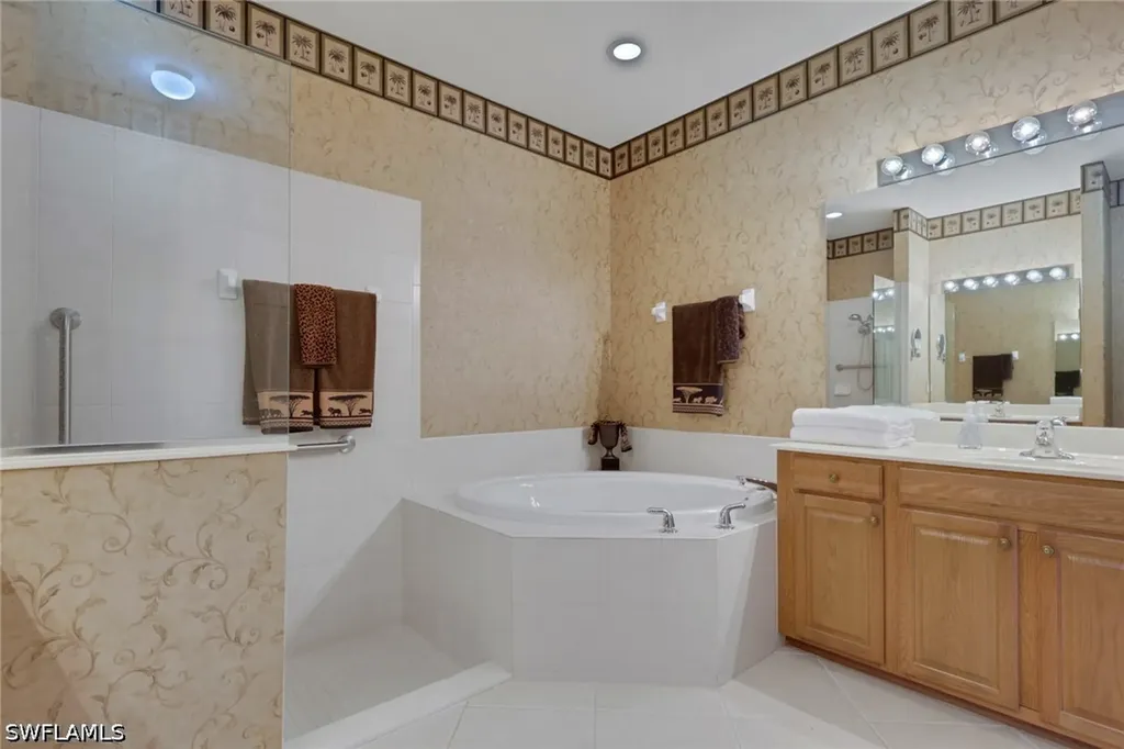 4660 Winged Foot Court Naples FL 34112