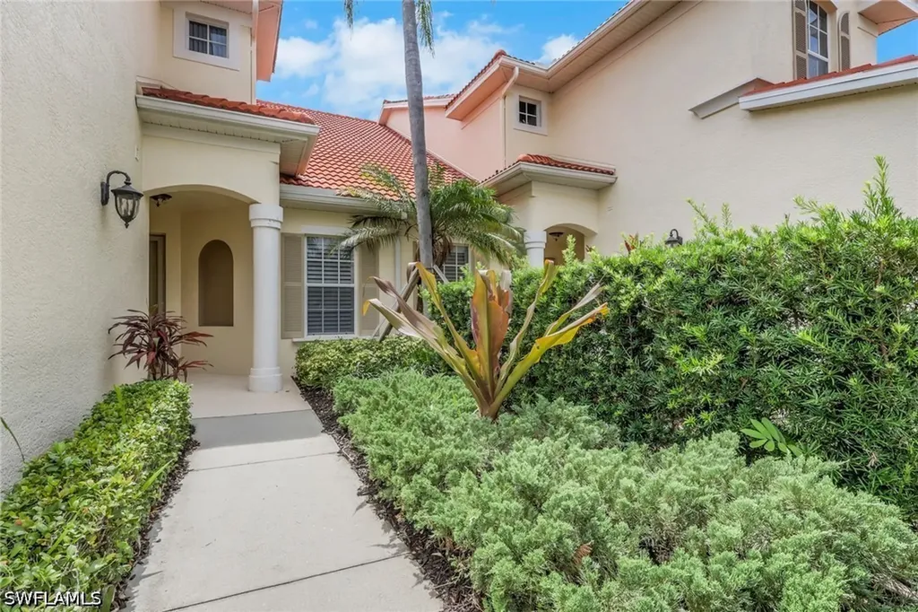 4660 Winged Foot Court Naples FL 34112