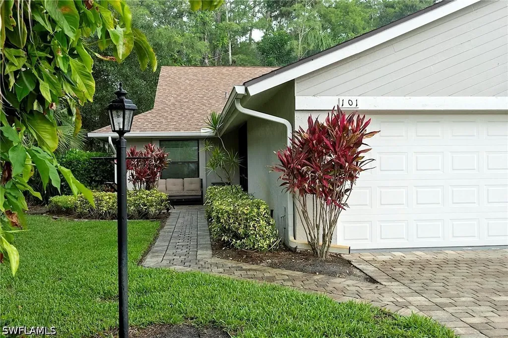 101 Fox Glen Drive Naples FL 34104
