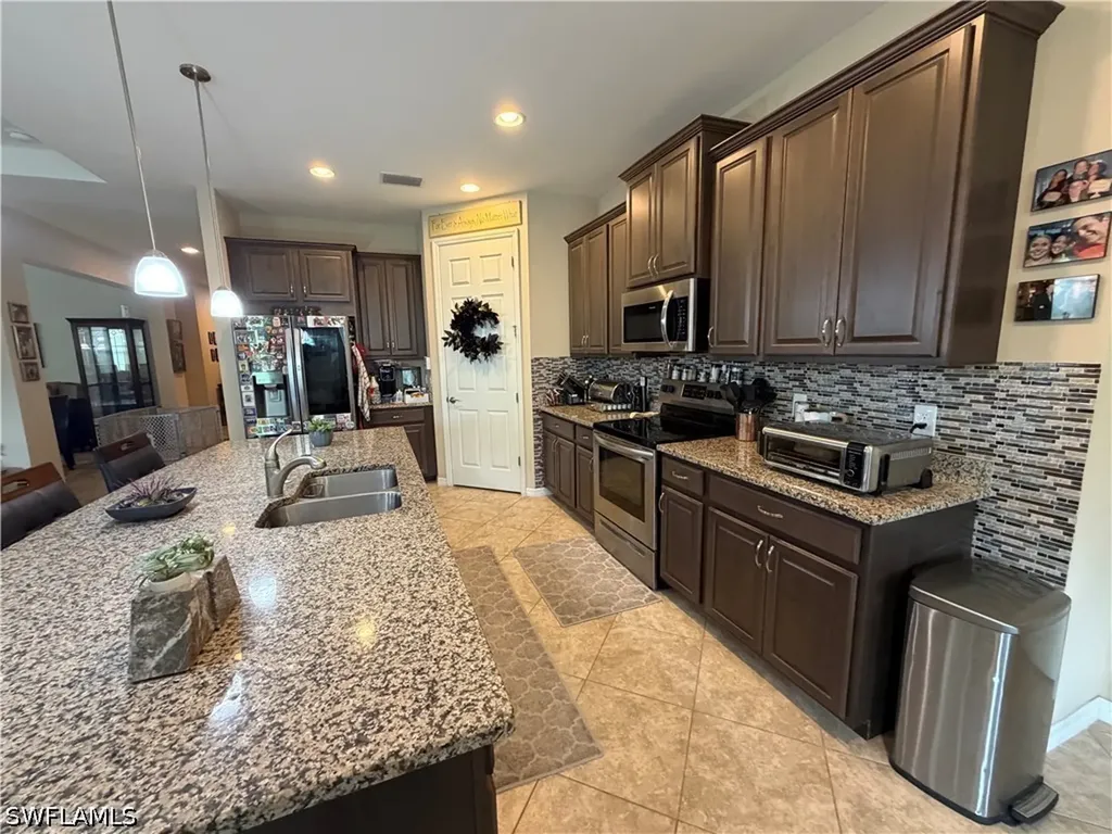 3115 Amadora Circle Cape Coral FL 33909