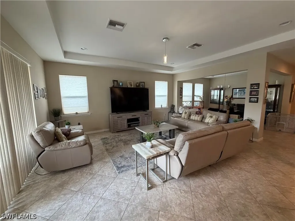 3115 Amadora Circle Cape Coral FL 33909