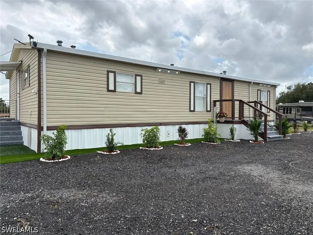 555 N Palomino Street Montura Ranches FL 33440