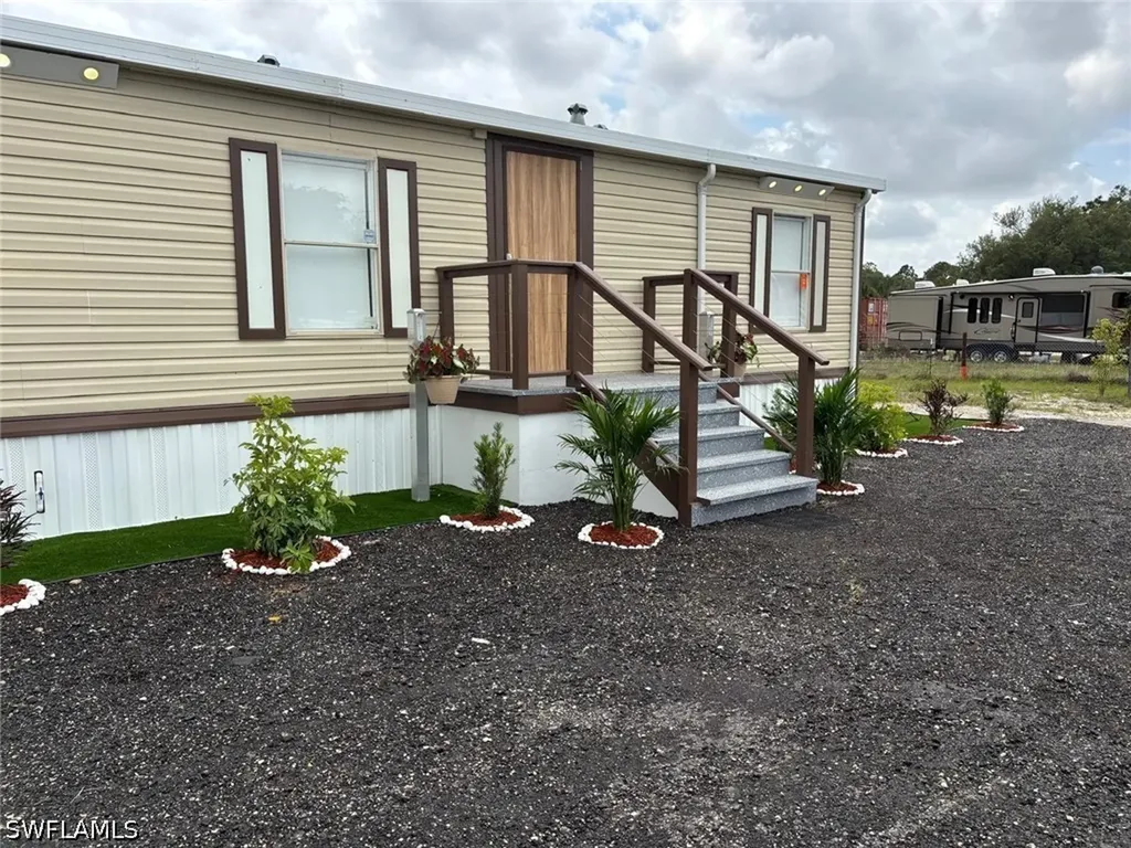 555 N Palomino Street Montura Ranches FL 33440