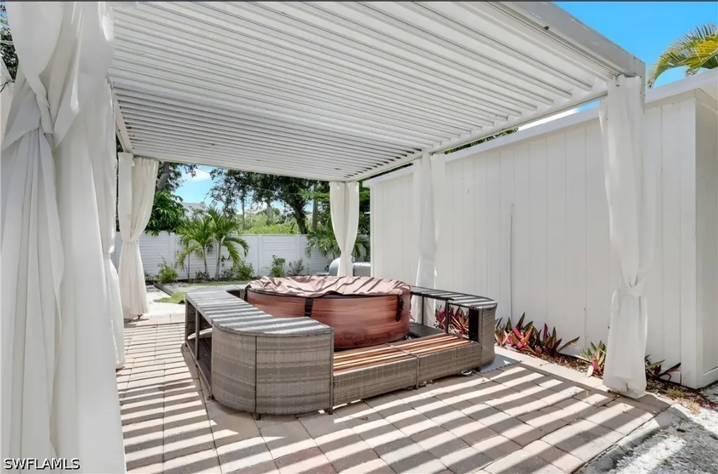 862 95th Avenue N Naples FL 34108