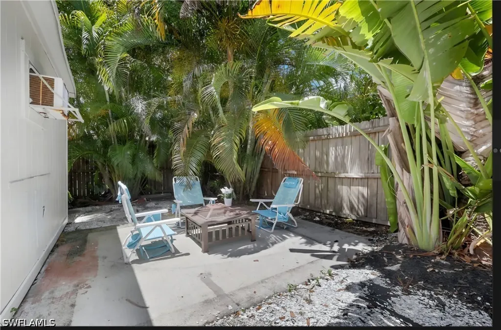 862 95th Avenue N Naples FL 34108